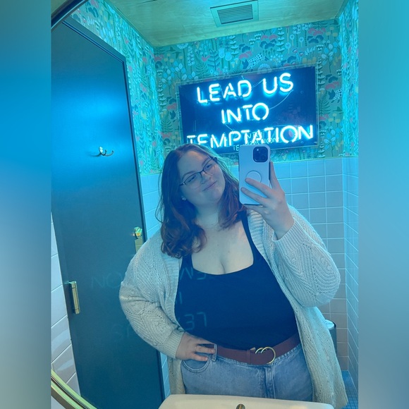 Meet your Posher, Carolynn - Picture 3 of 4